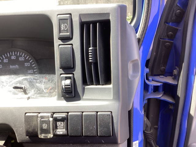 いすゞエルフ平ボディ小型（2t・3t）[写真34]