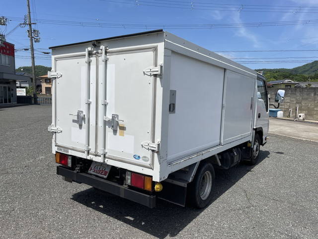 いすゞエルフ冷凍車（冷蔵車）小型（2t・3t）[写真02]
