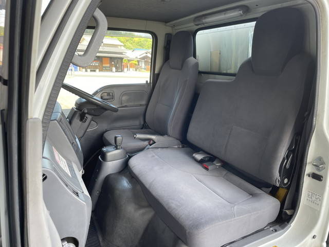 いすゞエルフ冷凍車（冷蔵車）小型（2t・3t）[写真28]