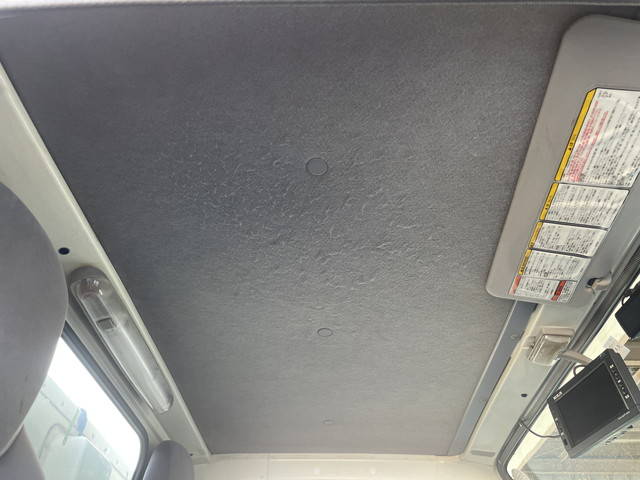 いすゞエルフ冷凍車（冷蔵車）小型（2t・3t）[写真32]