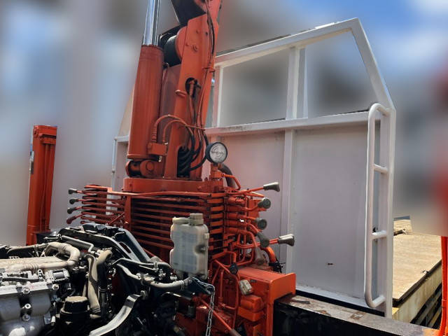 三菱ふそうファイターセルフクレーン3段増トン（6t・8t）[写真15]