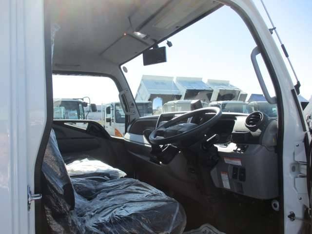 三菱ふそうキャンターアルミウイング小型（2t・3t）[写真18]