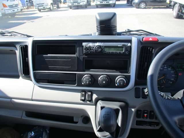 三菱ふそうキャンターアルミウイング小型（2t・3t）[写真19]