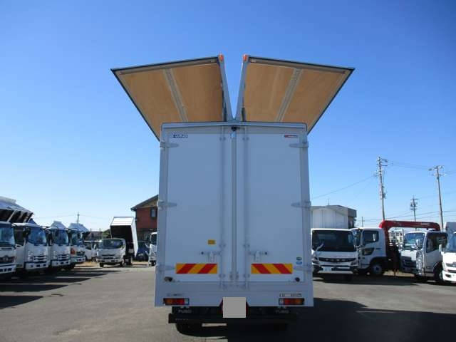 三菱ふそうキャンターアルミウイング小型（2t・3t）[写真05]