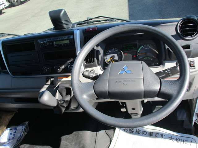 三菱ふそうキャンターアルミウイング小型（2t・3t）[写真15]