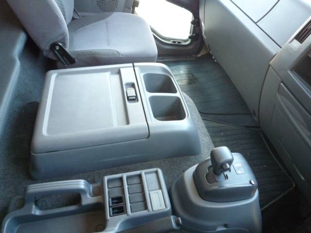 いすゞフォワードアルミウイング中型（4t）[写真11]