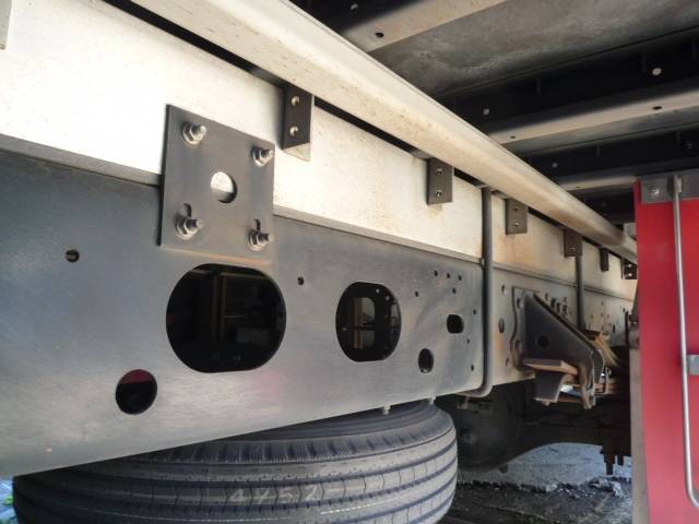 いすゞフォワードアルミウイング中型（4t）[写真16]