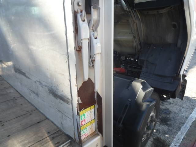 いすゞフォワードアルミウイング中型（4t）[写真27]