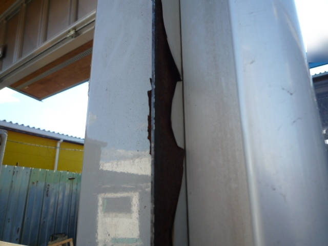 いすゞフォワードアルミウイング中型（4t）[写真28]