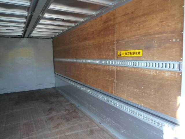 いすゞフォワードアルミウイング中型（4t）[写真38]