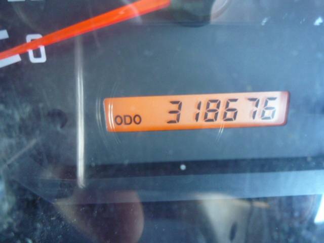 いすゞフォワードアルミウイング中型（4t）[写真06]