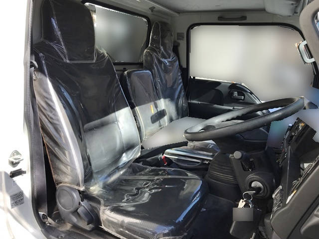 いすゞエルフコンテナ専用車小型（2t・3t）[写真20]