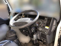 いすゞエルフコンテナ専用車小型（2t・3t）[写真22]