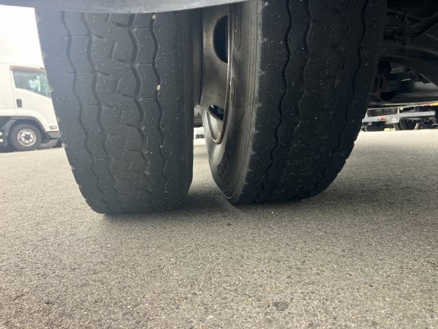 いすゞエルフアルミバン小型（2t・3t）[写真12]