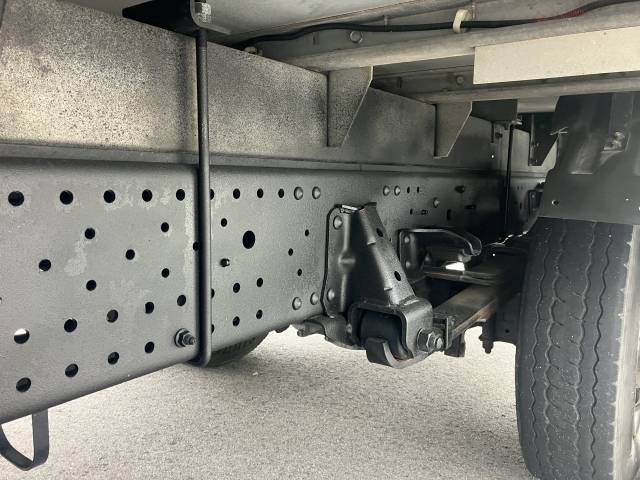 いすゞエルフアルミバン小型（2t・3t）[写真13]