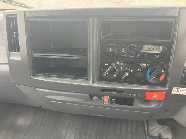 いすゞエルフアルミバン小型（2t・3t）[写真36]