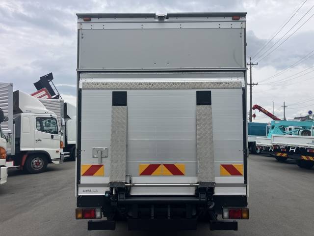 いすゞエルフアルミバン小型（2t・3t）[写真06]