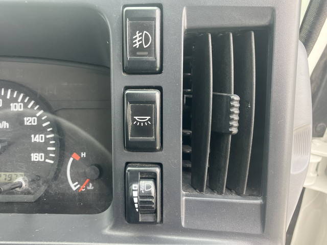 いすゞエルフ平ボディ小型（2t・3t）[写真11]