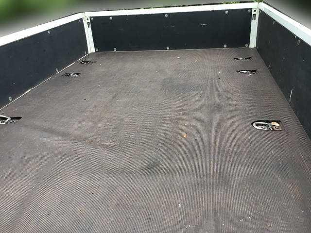 三菱ふそうキャンター平ボディ小型（2t・3t）[写真10]