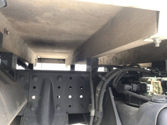 三菱ふそうキャンター平ボディ小型（2t・3t）[写真11]