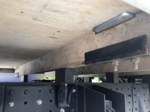 三菱ふそうキャンター平ボディ小型（2t・3t）[写真12]