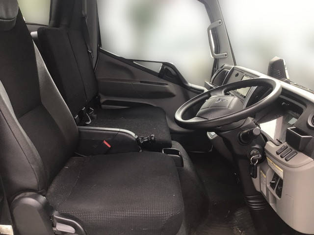 三菱ふそうキャンター平ボディ小型（2t・3t）[写真20]