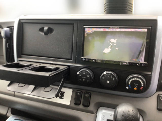 三菱ふそうキャンター平ボディ小型（2t・3t）[写真24]