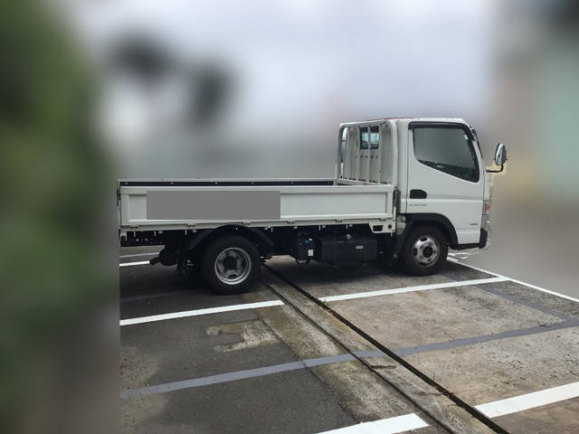 三菱ふそうキャンター平ボディ小型（2t・3t）[写真06]