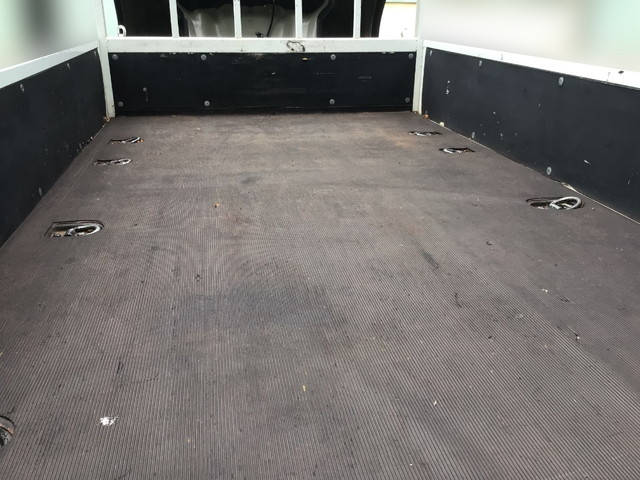 三菱ふそうキャンター平ボディ小型（2t・3t）[写真09]