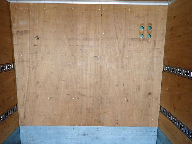 いすゞエルフアルミバン小型（2t・3t）[写真18]