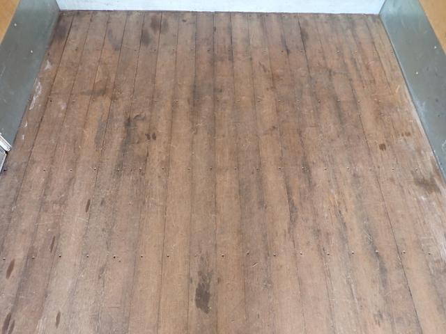 いすゞエルフアルミバン小型（2t・3t）[写真22]