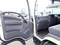 いすゞエルフアルミバン小型（2t・3t）[写真32]