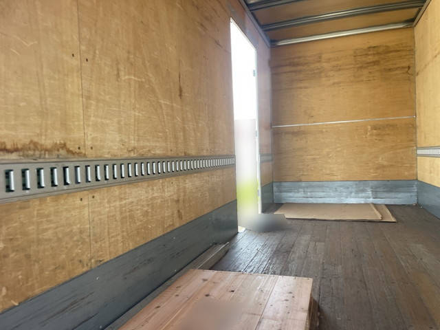 いすゞエルフアルミバン小型（2t・3t）[写真11]