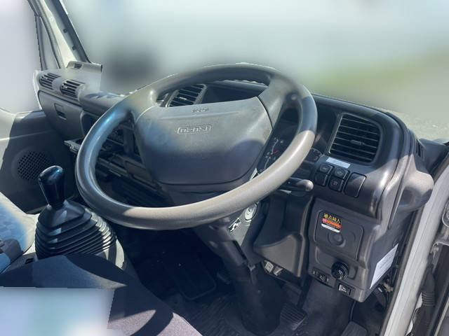 いすゞエルフアルミバン小型（2t・3t）[写真25]