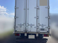 いすゞエルフアルミバン小型（2t・3t）[写真08]