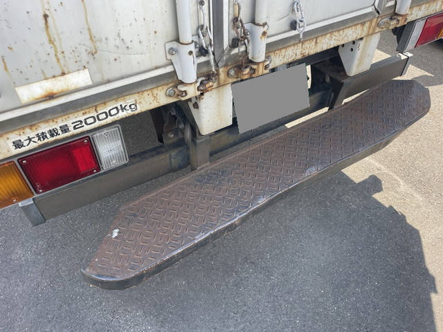 いすゞエルフアルミバン小型（2t・3t）[写真09]