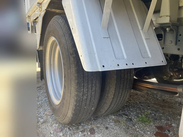 日産アトラス平ボディ小型（2t・3t）[写真12]