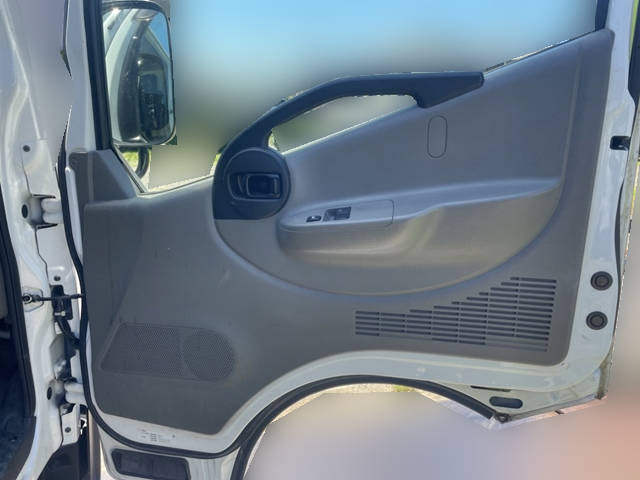 日産アトラス平ボディ小型（2t・3t）[写真24]