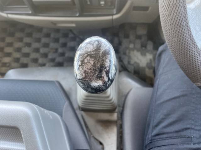 日産アトラス平ボディ小型（2t・3t）[写真31]