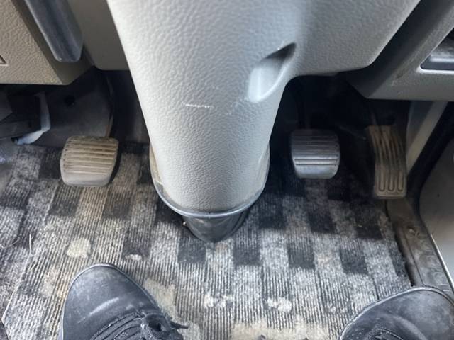 日産アトラス平ボディ小型（2t・3t）[写真32]