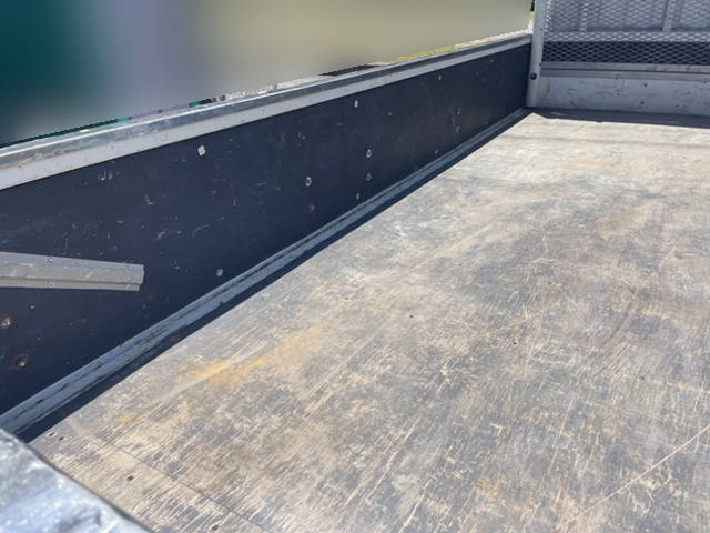 日産アトラス平ボディ小型（2t・3t）[写真08]