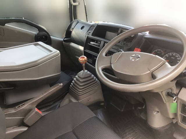 日産アトラス平ボディ小型（2t・3t）[写真24]