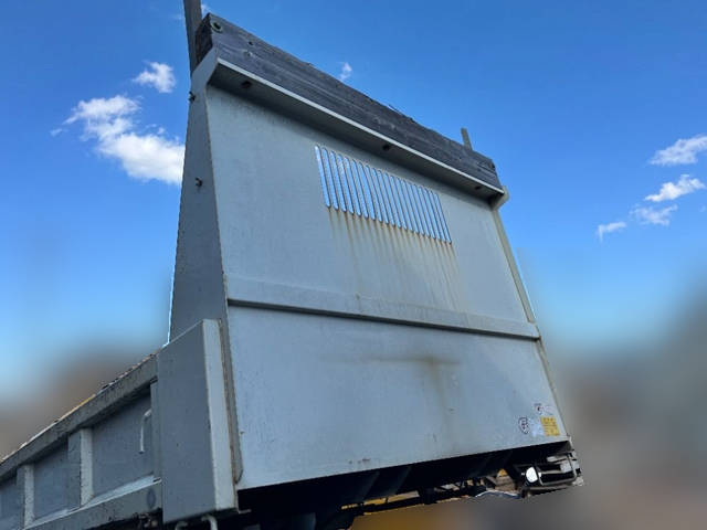 三菱ふそうキャンターダンプ小型（2t・3t）[写真11]