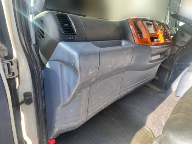 日野レンジャーアルミブロック中型（4t）[写真28]