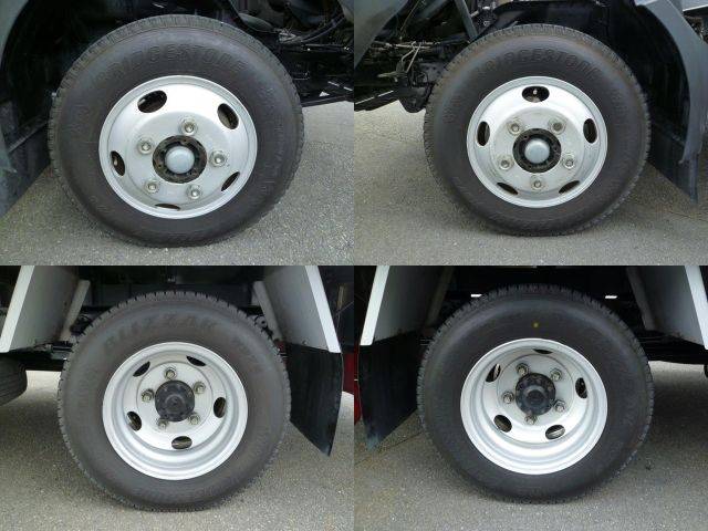 日野デュトロパネルバン小型（2t・3t）[写真18]