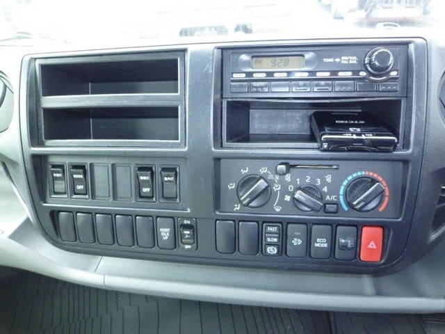 日野デュトロパネルバン小型（2t・3t）[写真30]