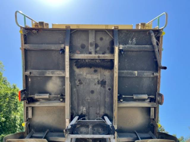 いすゞギガダンプ大型（10t）[写真14]