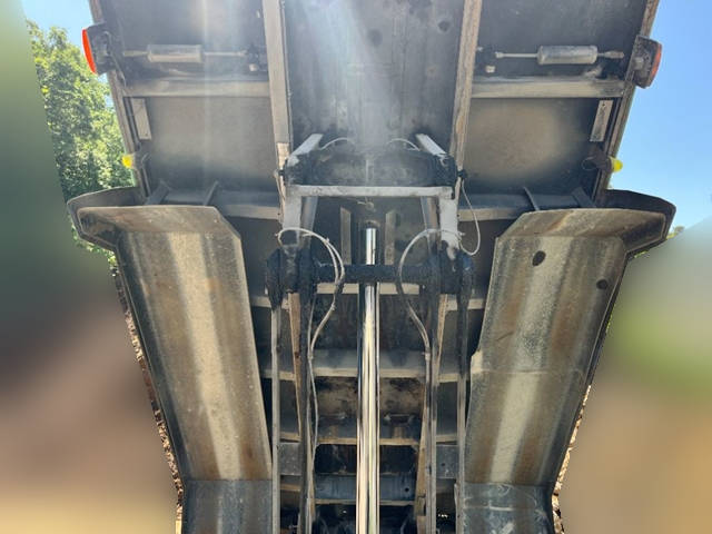 いすゞギガダンプ大型（10t）[写真18]