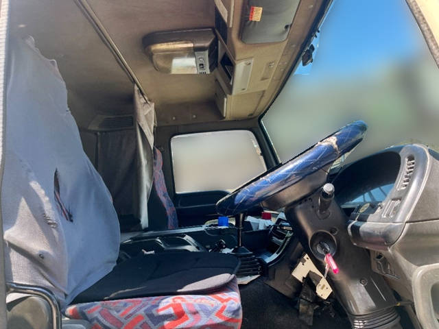 いすゞギガダンプ大型（10t）[写真30]