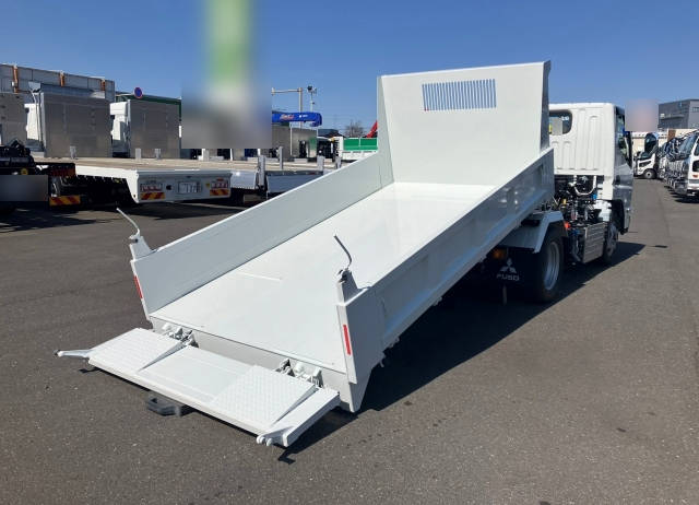 三菱ふそうキャンターローダーダンプ小型（2t・3t）[写真02]